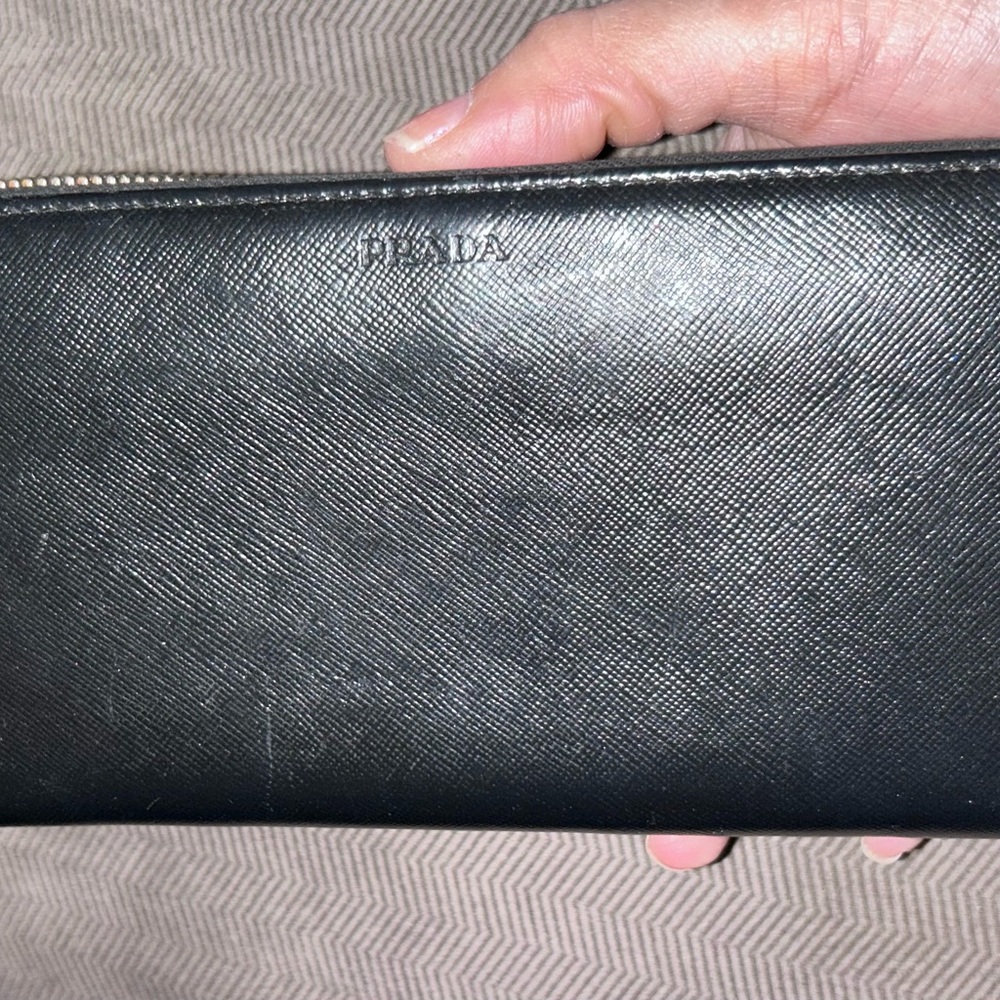 PRADA Leather Wallet EUC - Picture 3 of 9